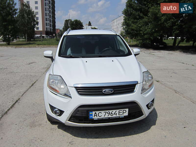 Позашляховик / Кросовер Ford Kuga 2011 в Цумані