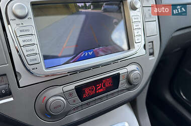 Внедорожник / Кроссовер Ford Kuga 2009 в 