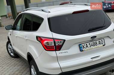 Внедорожник / Кроссовер Ford Kuga 2019 в 
