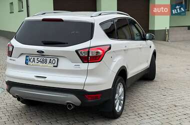 Внедорожник / Кроссовер Ford Kuga 2019 в 