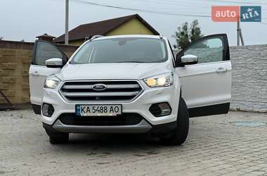 Внедорожник / Кроссовер Ford Kuga 2019 в 
