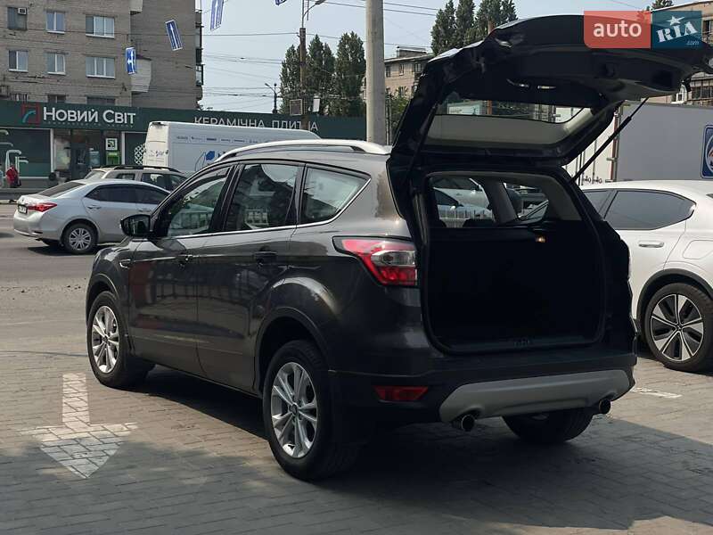 Позашляховик / Кросовер Ford Kuga 2019 в Дніпрі