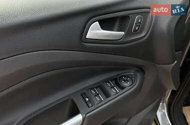 Внедорожник / Кроссовер Ford Kuga 2019 в 