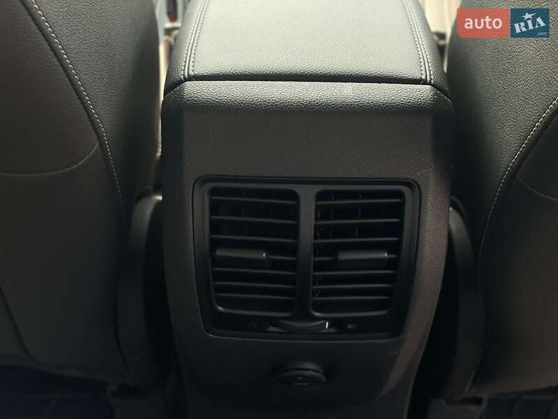 Позашляховик / Кросовер Ford Kuga 2019 в Дніпрі