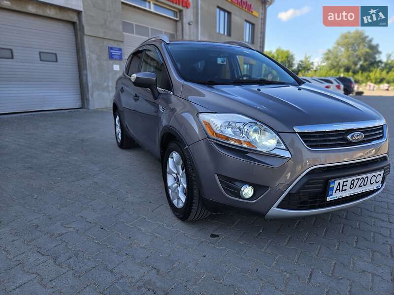 Внедорожник / Кроссовер Ford Kuga 2012 в 