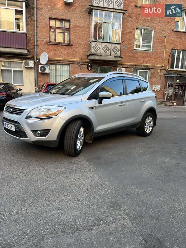 Позашляховик / Кросовер Ford Kuga 2011 в Черкасах