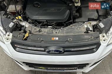 Внедорожник / Кроссовер Ford Kuga 2013 в 