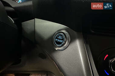 Внедорожник / Кроссовер Ford Kuga 2013 в 