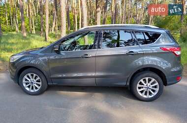 Внедорожник / Кроссовер Ford Kuga 2016 в 