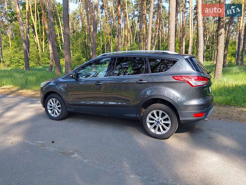 Внедорожник / Кроссовер Ford Kuga 2016 в Каменке
