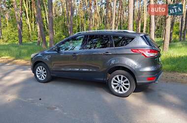 Внедорожник / Кроссовер Ford Kuga 2016 в 