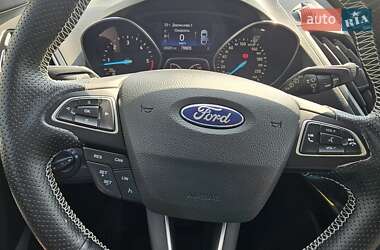 Внедорожник / Кроссовер Ford Kuga 2019 в 