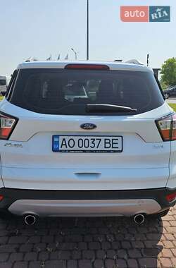 Внедорожник / Кроссовер Ford Kuga 2019 в 