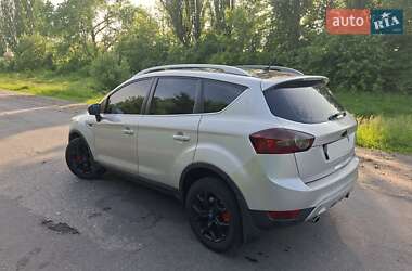 Внедорожник / Кроссовер Ford Kuga 2011 в Хмельнике