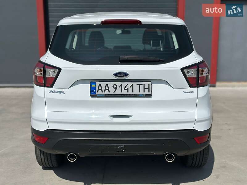 Внедорожник / Кроссовер Ford Kuga 2017 в Киеве