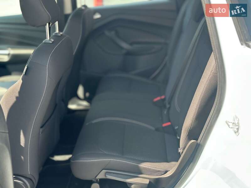 Внедорожник / Кроссовер Ford Kuga 2017 в Киеве