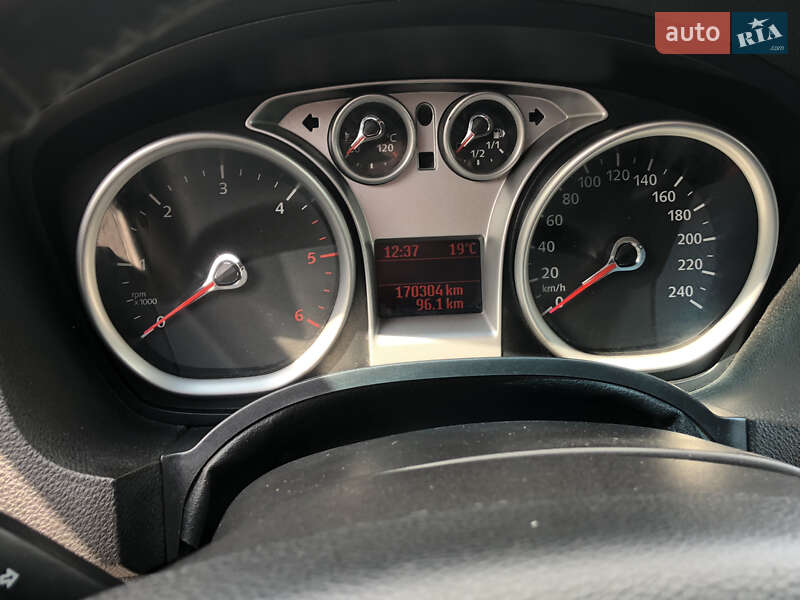 Внедорожник / Кроссовер Ford Kuga 2011 в Ровно