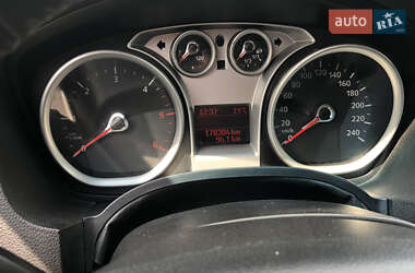 Внедорожник / Кроссовер Ford Kuga 2011 в 