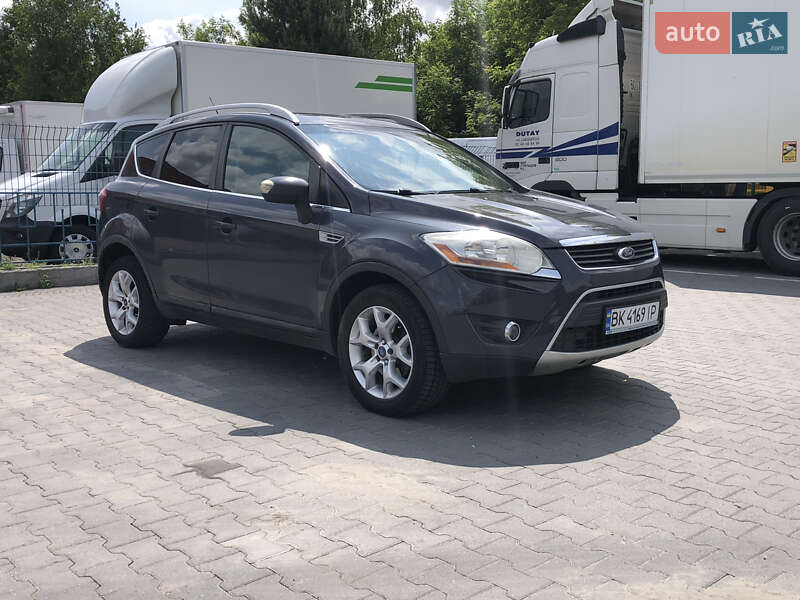 Внедорожник / Кроссовер Ford Kuga 2011 в Ровно