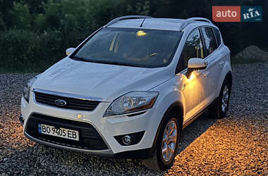 Внедорожник / Кроссовер Ford Kuga 2010 в Надворной