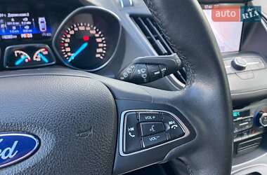 Внедорожник / Кроссовер Ford Kuga 2019 в 