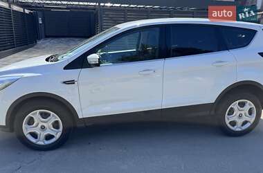Внедорожник / Кроссовер Ford Kuga 2018 в 