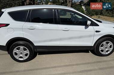 Внедорожник / Кроссовер Ford Kuga 2018 в 