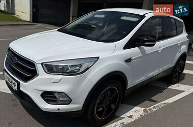 Позашляховик / Кросовер Ford Kuga 2017 в Боярці