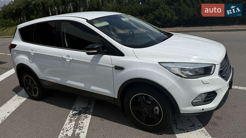 Позашляховик / Кросовер Ford Kuga 2017 в Боярці