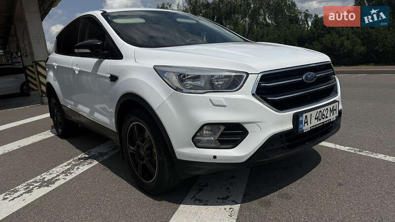 Позашляховик / Кросовер Ford Kuga 2017 в Боярці
