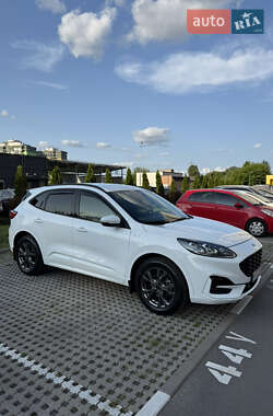 Позашляховик / Кросовер Ford Kuga 2021 в 