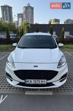 Позашляховик / Кросовер Ford Kuga 2021 в 