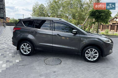 Внедорожник / Кроссовер Ford Kuga 2016 в 