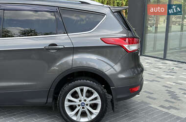 Внедорожник / Кроссовер Ford Kuga 2016 в 