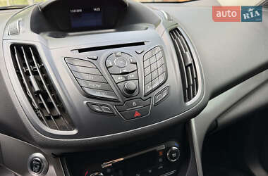 Внедорожник / Кроссовер Ford Kuga 2016 в 