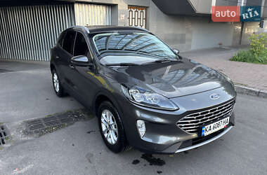 Внедорожник / Кроссовер Ford Kuga 2021 в 