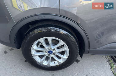 Внедорожник / Кроссовер Ford Kuga 2021 в 