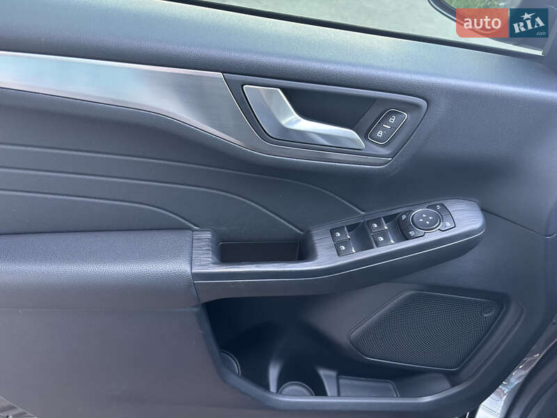 Позашляховик / Кросовер Ford Kuga 2021 в Києві