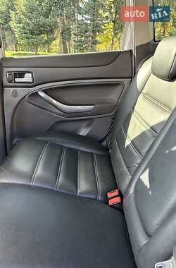 Внедорожник / Кроссовер Ford Kuga 2011 в 