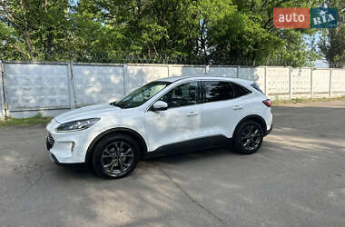 Позашляховик / Кросовер Ford Kuga 2020 в Києві
