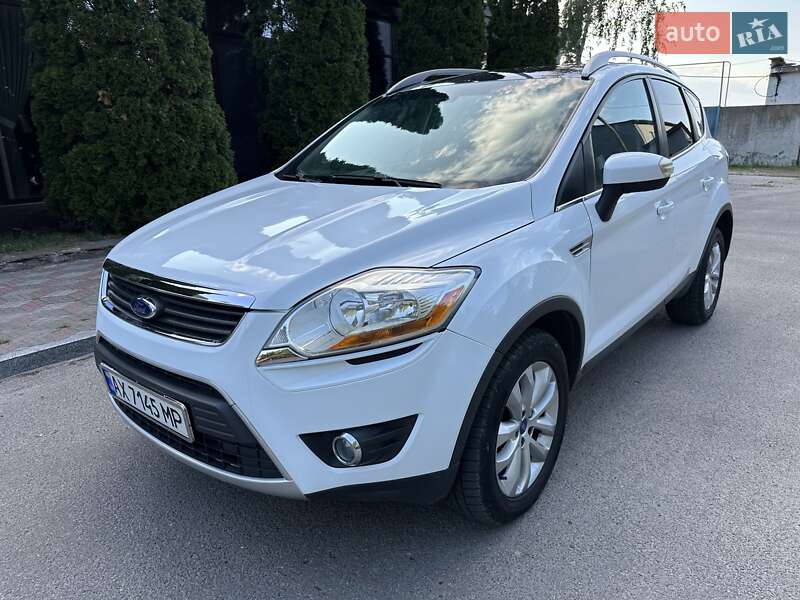 Внедорожник / Кроссовер Ford Kuga 2011 в 