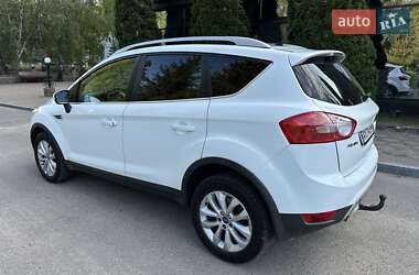Внедорожник / Кроссовер Ford Kuga 2011 в 