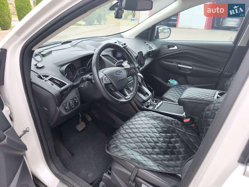 Внедорожник / Кроссовер Ford Kuga 2019 в Южноукраинске