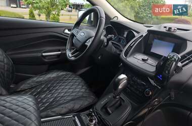 Внедорожник / Кроссовер Ford Kuga 2019 в 