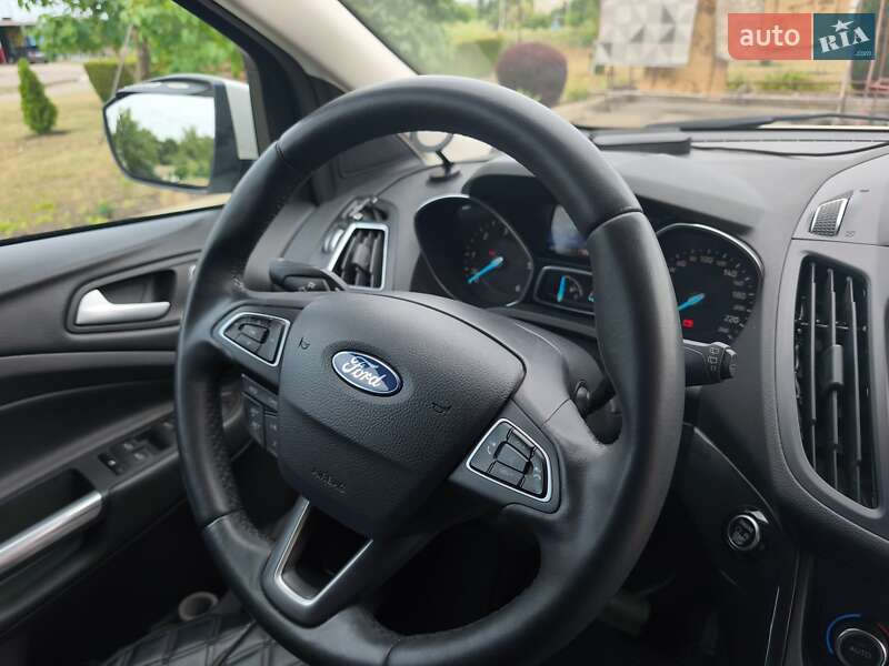 Внедорожник / Кроссовер Ford Kuga 2019 в Южноукраинске