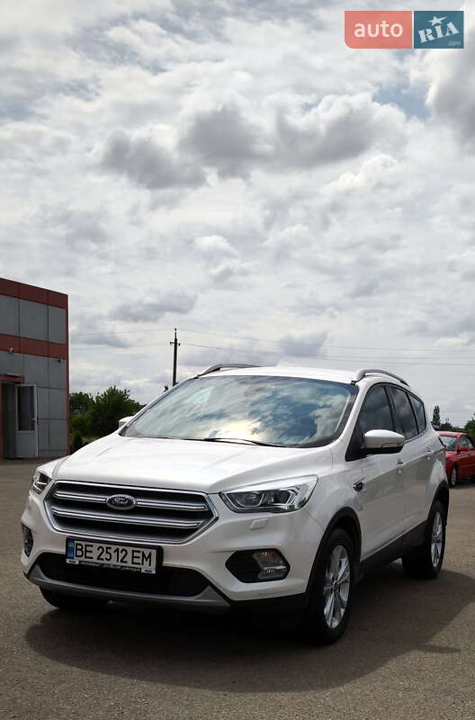 Внедорожник / Кроссовер Ford Kuga 2019 в Южноукраинске