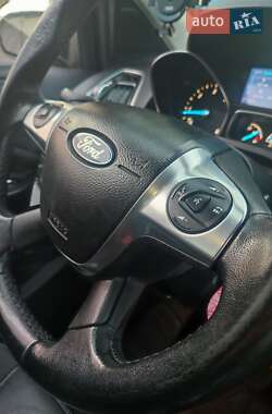 Внедорожник / Кроссовер Ford Kuga 2013 в 