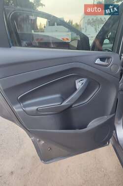 Внедорожник / Кроссовер Ford Kuga 2013 в 