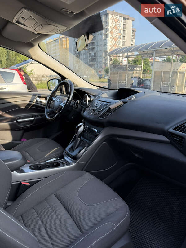 Внедорожник / Кроссовер Ford Kuga 2013 в Ивано-Франковске