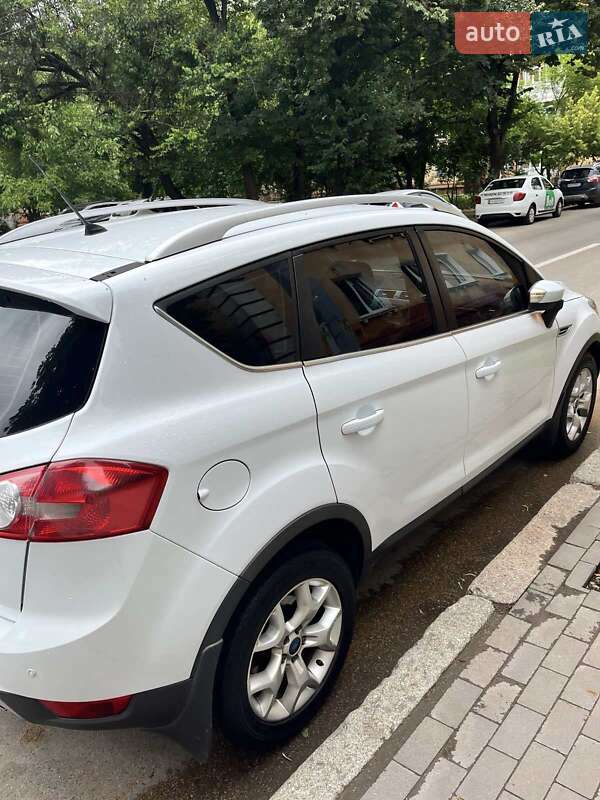 Внедорожник / Кроссовер Ford Kuga 2011 в Чернигове
